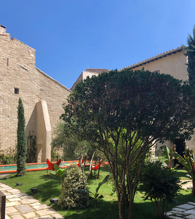 Jorge Pardo, hotel L’Arlatan, Arles, garden pool. Photo: Hervé Hote.