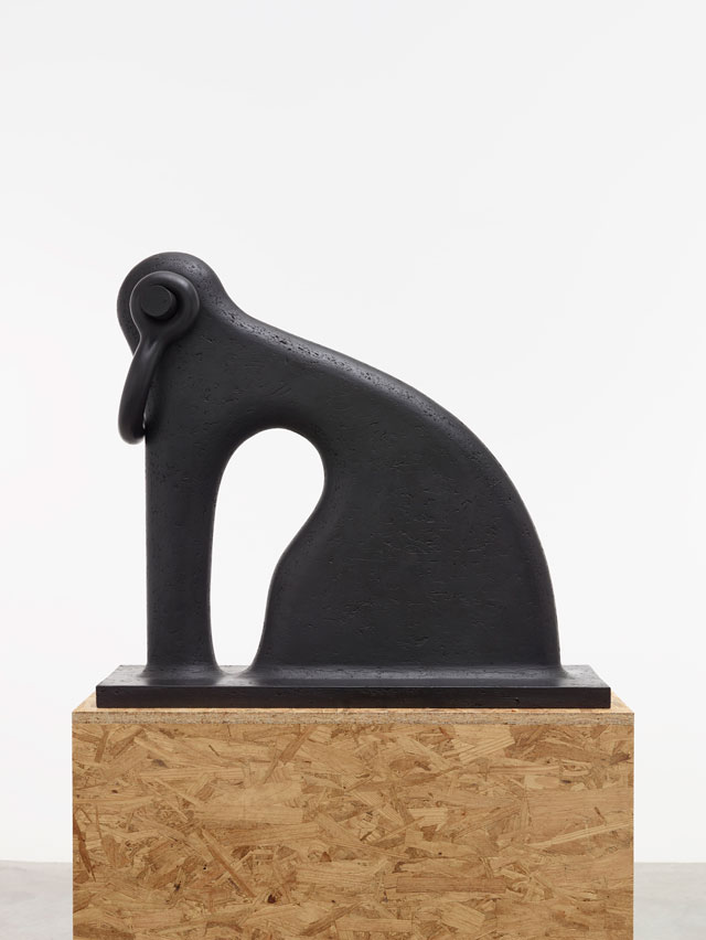 Martin Puryear. Shackled, 2014. Iron, 70 x 78 x 21.3 cm (27½ x 30⅝ × 8⅜ in). Collection of the artist. Photograph: Ron Amstutz.© Martin Puryear, courtesy Matthew Marks Gallery.