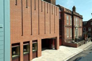 Front of Pallant House Gallery.  Photographer Anne-Katrin Purkiss (2006). 