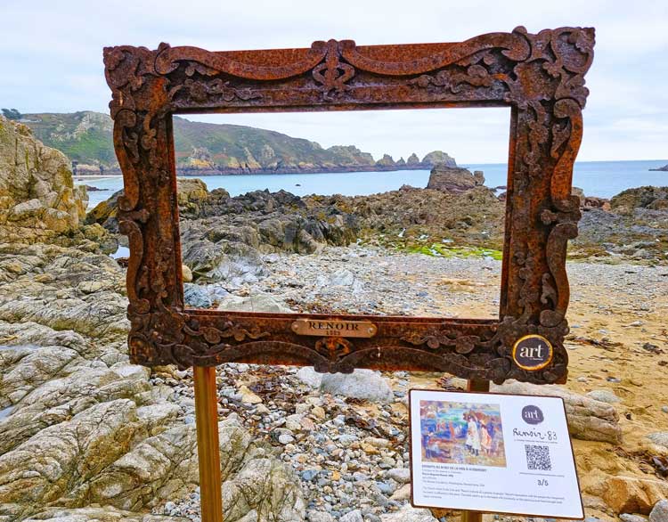 Art for Guernsey's Renoir walk, Enfants au bord de la mer à Guernesey (Children on the Seashore, Guernsey). Photo: Juliet Rix.