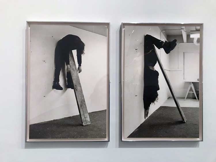 Charles Ray. Plank piece I and II, 1973. Two gelatin silver prints, 100.3 x 68.6 cm each. Private collection. Photo: Marie Pohl.