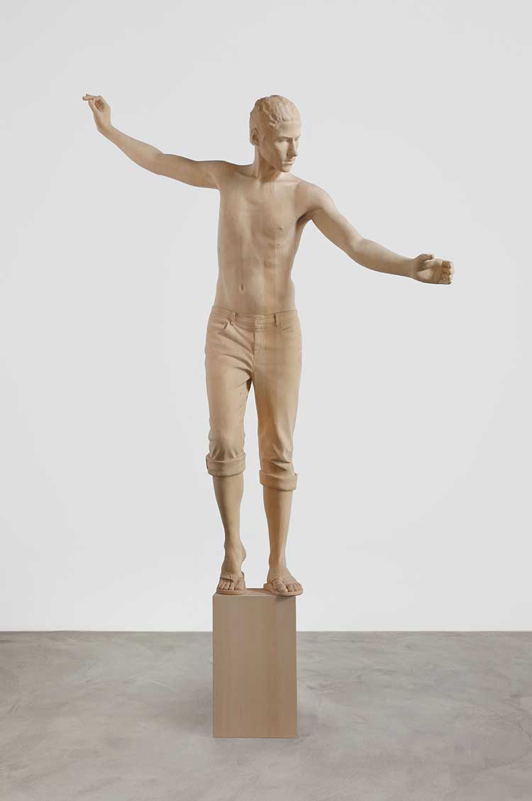 Charles Ray. Archangel, 2021. Cypress, 410.2 x 227.3 x 115.6 cm, Collection of the artist, courtesy Matthew Marks Gallery.