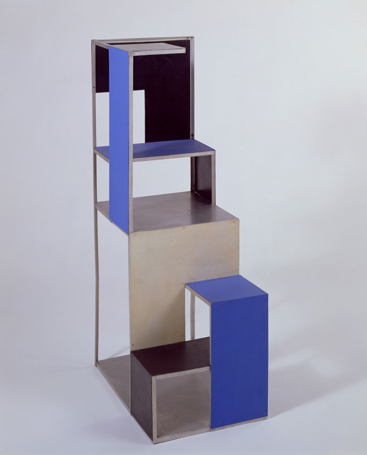 Stephen Gilbert, Construction, 1954. Sculpture – aluminium, paint. Sainsbury Centre Collection. © Gilbert Weikert Family.