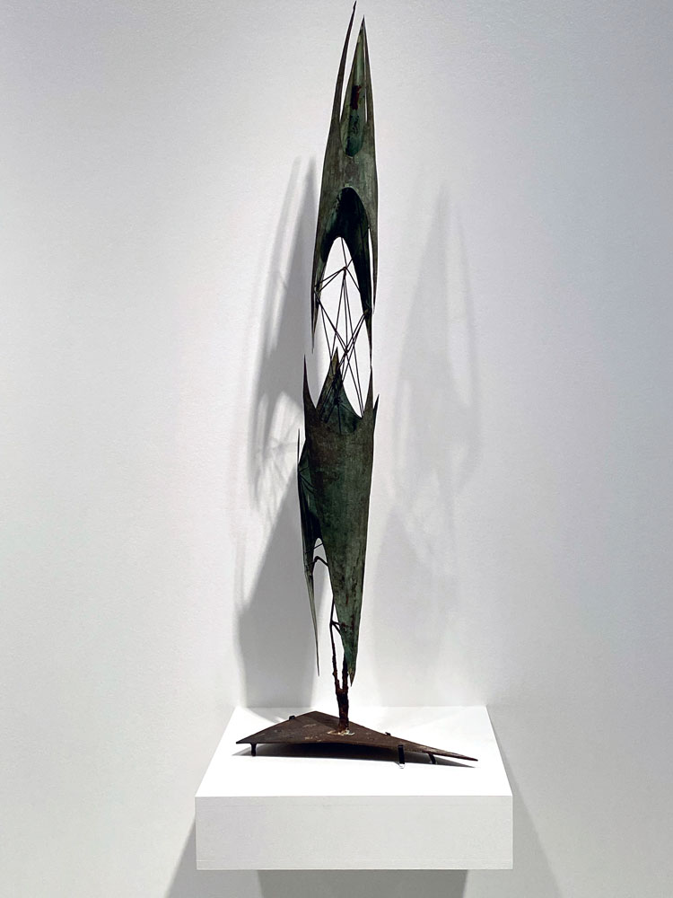 Lynn Chadwick. Hollow Men, 1951. Copper, brass and iron. Photo: Martin Kennedy.