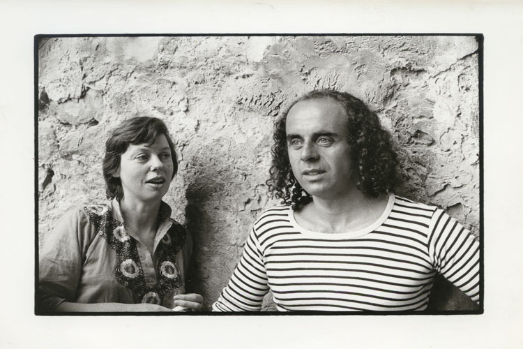 Sue Davies and Ralph Gibson. Date unknown. Photographer unknown. Courtesy of The Photographers’ Gallery Archive, London.
