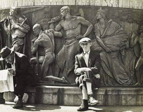 Morris Huberland. Union Square, New York, c1942. Gelatin silver print. The Jewish Museum, New York, Purchase: Mimi and Barry J. Alperin Fund. © Estate of Morris Huberland/Licensed by VAGA, New York, NY.