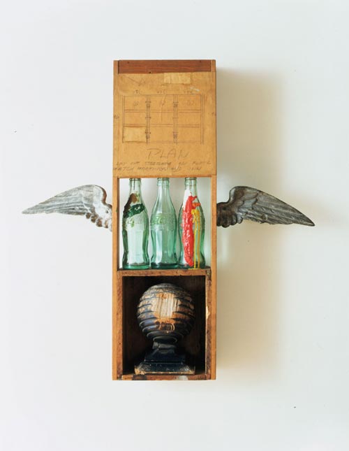 Robert Rauschenberg, <em>Coca Cola Plan</em>, 1958. Musée d’Art Contemporain de Los Angeles (MOCA), Collection Panza © Robert Rauschenberg / Adagp, Paris, 2006