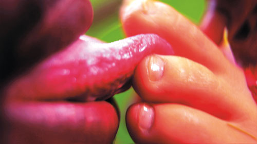 Pipilotti Rist. Lobe Of The Lung, 2009. Audio video installation (Video still 1).