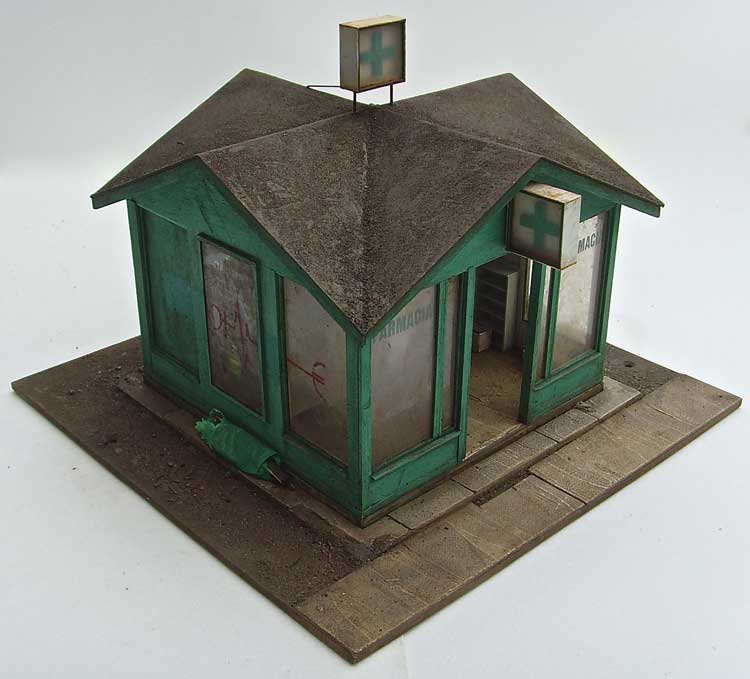 Charlie Stiven. Farmacia, 2016. Wood, acrylic, mixed media, 45 x 45 x 34 cm. Photo © The Artist.