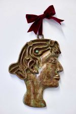 Holly Stevenson, Labyrinth, 2024. Ceramic: glazed stoneware and velvet. Made on FAR (Freud Artists Residency) at the Jane McAdam Freud Estate.