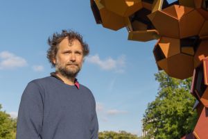 Portrait of Tomás Saraceno by Dario J Laganà. © Photo: Studio Tomás Saraceno, 2023.