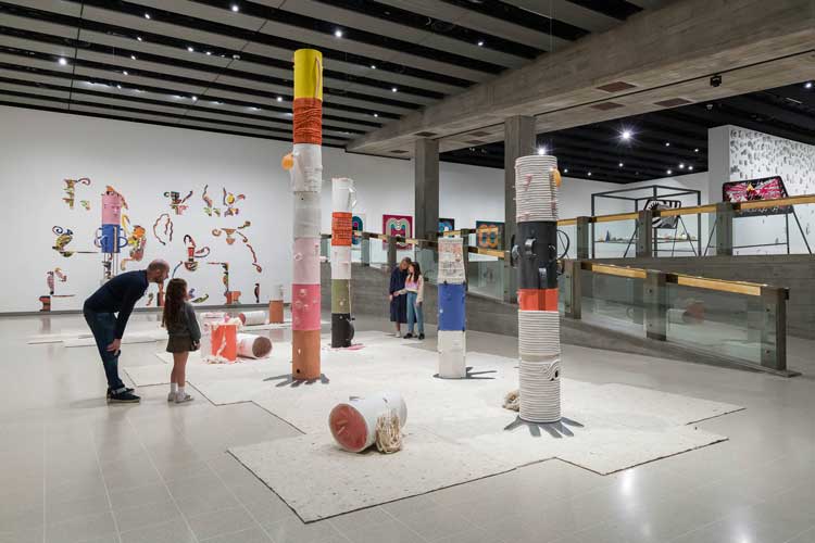 Installation view of Betty Woodman and Jonathan Baldock, Strange Clay: Ceramics in Contemporary Art, Hayward Gallery, London (26 October 2022 - 8 January 2023). Photo: Mark Blower. Courtesy the Hayward Gallery.