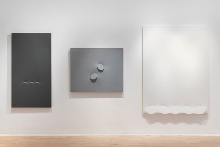 Turi Simeti (1929-2021): A Homage, installation view, The Mayor Gallery, London, 2021.