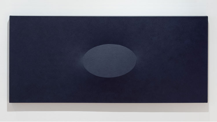 Turi Simeti. Un ovale viola, 1983. Acrylic on shaped canvas, 27 ½ x 63 in (70 × 160 cm). Image courtesy The Mayor Gallery.