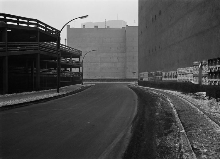 Michael Schmidt, Untitled from Berlin nach 45, 1980. Silver gelatin print, 23.4 x 29.2 cm. © Stiftung für Fotografie und Medienkunst mit Archiv Michael Schmidt.