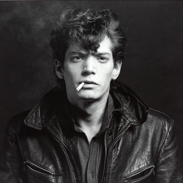 Robert Mapplethorpe. Self Portrait, 1980. Photograph, gelatine silver print on paper, 34 x 34.1 cm. ARTIST ROOMS National Galleries of Scotland and Tate. Acquired jointly through The d'Offay Donation with assistance from the National Heritage Memorial Fund and the Art Fund 2008 © Robert Mapplethorpe Foundation.