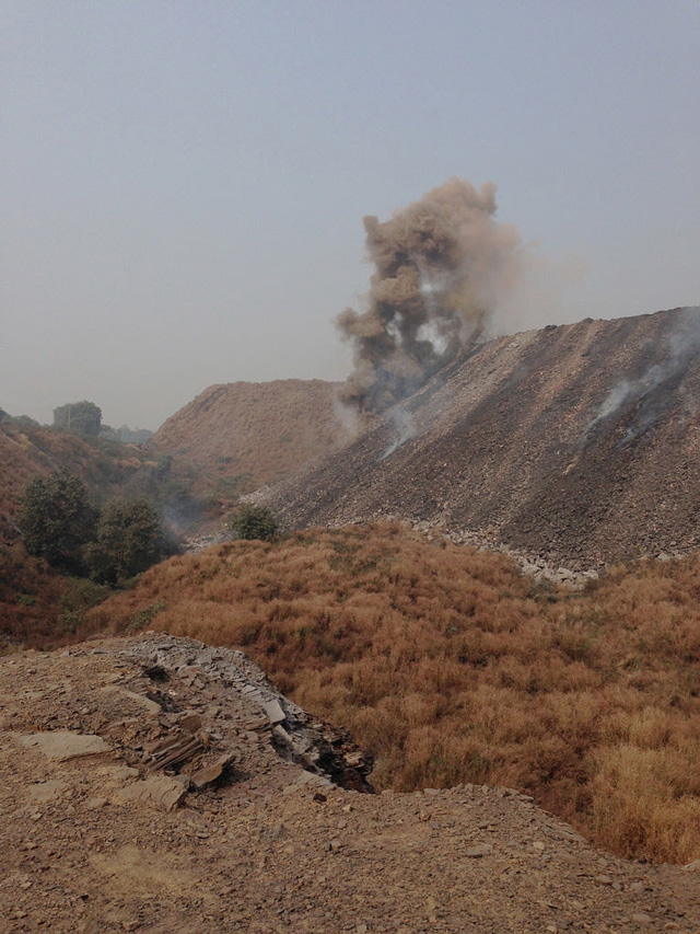 Ronny Sen. Jharia End of Time 11, 2014. Archival pigment print, 9 x 6.75 in. Courtesy Ronny Sen and TARQ. Copyright Ronny Sen 2014.