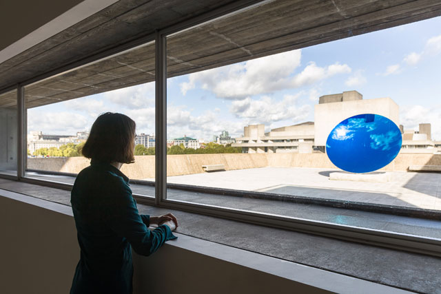 Anish Kapoor, Sky Mirror, Blue, 2016. Installation view at Space Shifters © copyright the artist, courtesy Hayward Gallery 2018. Photo: Mark Blower.