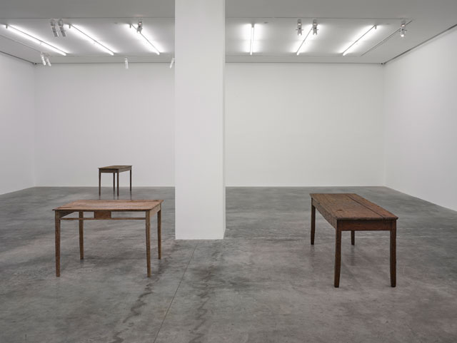 Doris Salcedo, Tabula Rasa, 2018. Installation view, White Cube, Bermondsey, 2018. © the artist. Photo © White Cube.