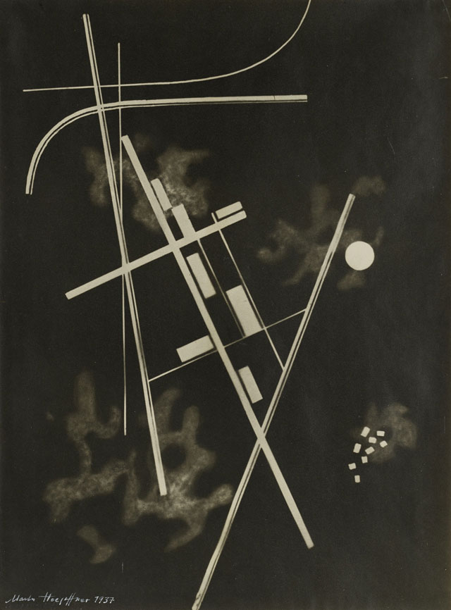 Marta Hoepffner. Homage to de Falla, 1937. Photograph, gelatin silver print on paper, 38.7 x 27.8 cm. Stadtmuseum Hofheim am Taunus. © Estate Marta Hoepffner.