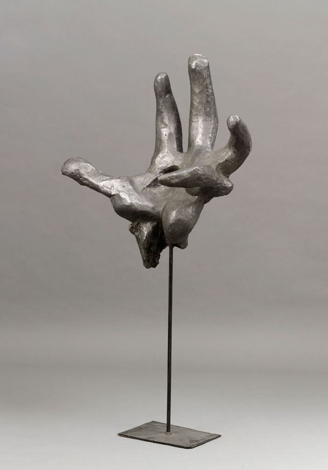 Alina Szapocznikow. Hand, Monument to the Heroes of the Warsaw Ghetto II, 1957. Patinated plaster and iron filings, 144.5 x 73 x 42 cm. Courtesy of the Estate of Alina Szapocznikow, Piotr Stanislawski and Galerie Loevenbruck, Paris.