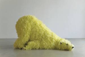 Paola Pivi. Have you seen me before?, 2008. Polyuretheane foam, feathers, plastic, wood and steel, 108 x 200 x 100 cm. Courtesy Collezione Sandretto Re Rebaudengo.