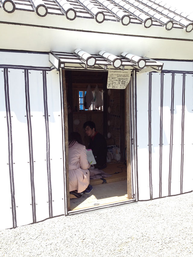 Satoshi Murakami. Komame-tei, a small hut, less than eight square metres in area, where he lived and slept during the spring session.