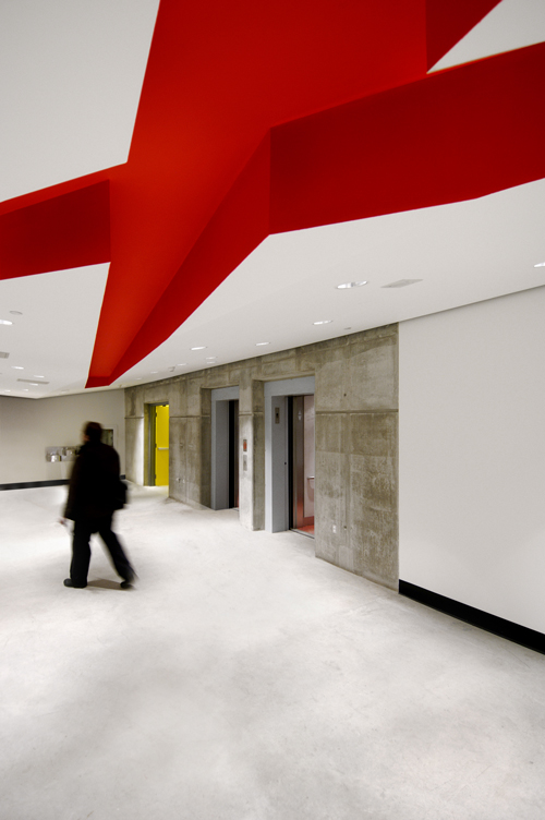 Will Alsop, Sharp Center. <em>Interior view of lifts</em>.