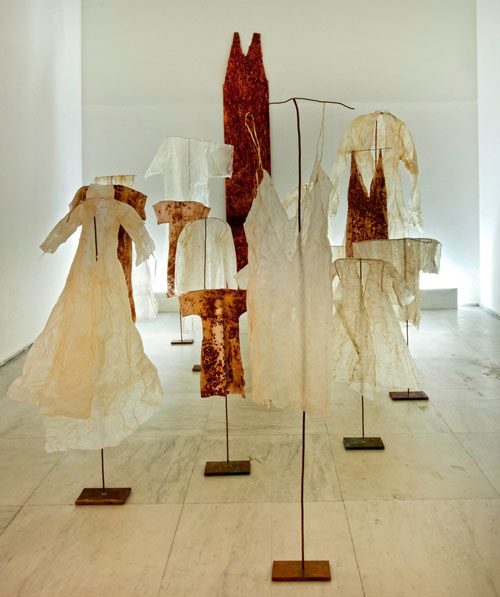 Silvia Hatzl. The visible and the Invisible, 2012. Silk rust and animal intestine, 90 x 35 x 10 cm. Courtesy Rosenfeld Porcini.