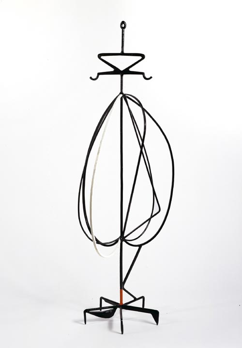 David Smith. <em>Anchorhead</em>, 1952. Painted steel 194.9 x 65.4 cm. Copyright Estate of David Smith, licensed by VAGA, NY. Courtesy of Gagosian Gallery.