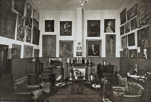 Gertrude Stein’s and Alice B. Toklas’s home at 27 Rue de Fleurus, Paris, 1934. Gelatin silver photograph. David and Barbara Block family archives.