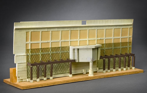 James Stirling, Michael Wilford, and Associates. Clore Gallery (Tate Britain) London, England (1978-86). Study model for the east elevation. Wood, cardboard, plastic and paint. James Stirling/Michael Wilford fonds, Canadian Centre for Architecture, Montréal © CCA.