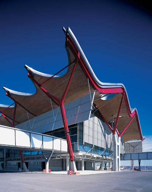 Outside Barajas Airport Terminal, Madrid. Photo credit: Katsuhisa Kida.