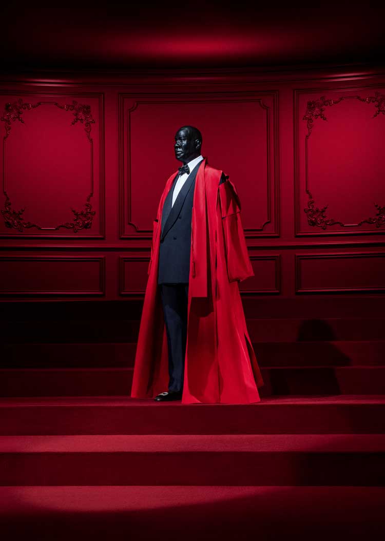 Tom Ford, red silk taffeta kimono. Installation view, André Leon Talley: Le Style est Éternel at SCAD FSAH Lacoste. Photo courtesy SCAD.