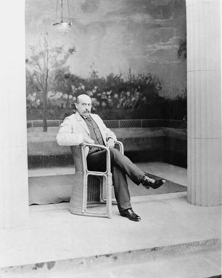 Max Liebermann in front of the loggia, 1914. Max Liebermann Society Berlin.