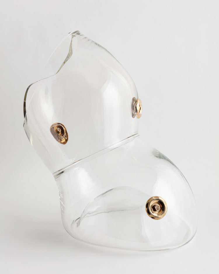 Mika Tajima. Anima 6, 2020. Glass, cast bronze jet nozzle, 48.3 x 50.8 x 35.6 cm (19 x 20 x 14 in). Image courtesy of the artist and Kayne Griffin Corcoran. Copyright of the artist.