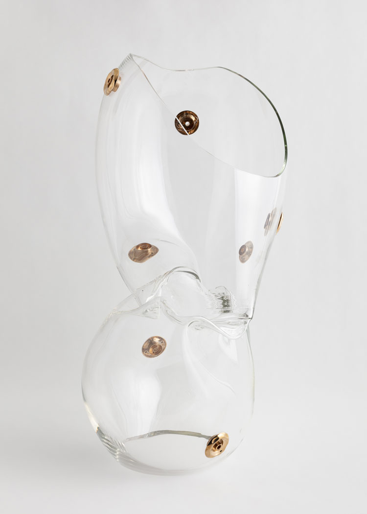 Mika Tajima. Anima 7, 2020. Glass, cast bronze jet nozzles, 71.1 x 40.6 x 45.7 cm (28 x 16 x 18 in). Image courtesy of the artist and Kayne Griffin Corcoran. Copyright of the artist.