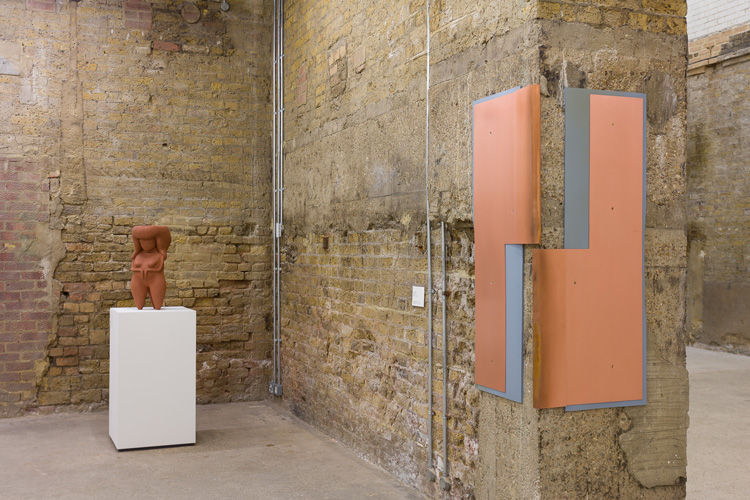 Renee So, Woman VI, 2020 (left). Terracotta. Commissioned by Goldsmiths Centre for Contemporary Art, London. Courtesy of the artist and Kate MacGarry. Photo: Mark Blower.