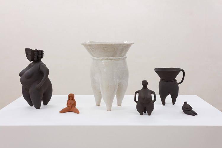 Renee So, Figures & Vessels, 2019. Stoneware, terracotta. Courtesy of the artist and Kate MacGarry. Photo: Mark Blower.