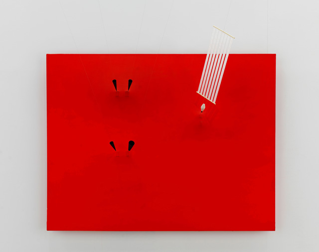 Takis. Magnetic Wall 9 (Red), 1961. Acrylic paint on canvas, magnets, copper wire, foam, paint, plastic, steel, synthetic cloth, 180 × 220 × 10 cm. Centre Pompidou, Musée national d’art moderne – Centre de création industrielle, Paris. © ADAGP, Paris and DACS, London 2019. Photo: Georges Meguerditchian.