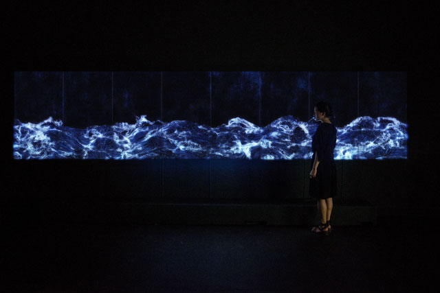 TeamLab. Dark Waves. Photograph courtesy teamLab © 2016.