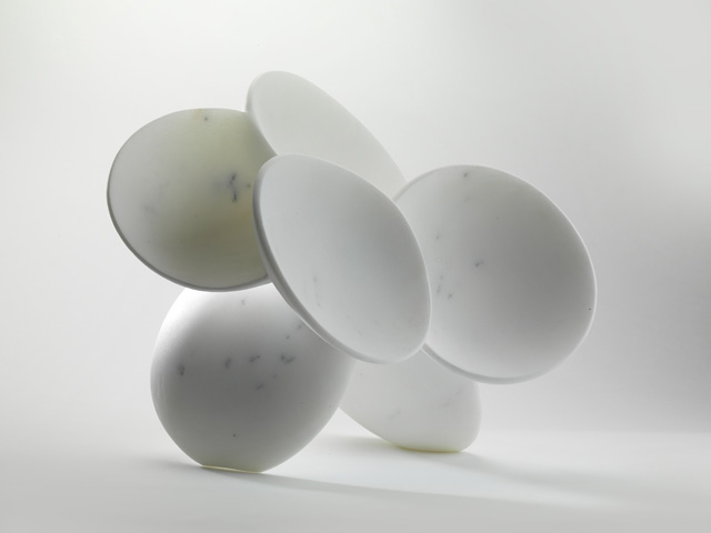 Almuth Tebbenhoff. Giocoliere, 2012. Statuario marble, 39 x 42 x 40 cm. Photographer: Steve Russell.