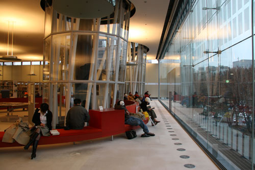 Sendai Mediatheque. Architect: Toyo Ito. (Interior view).