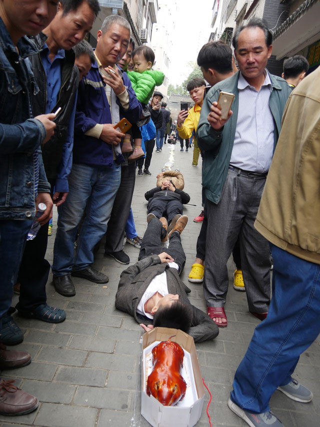 Performance by New York-based Chinese artist Lin Yilin. Photograph © the artist.