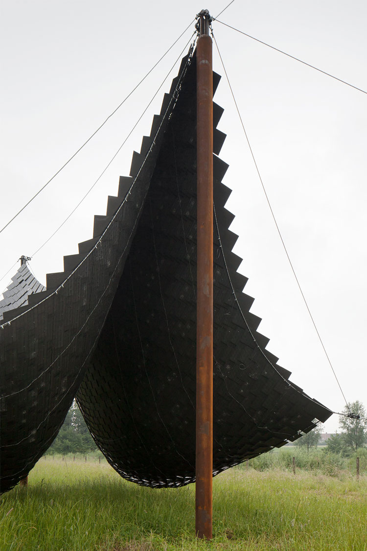 Gijs Van Vaerenbergh. Tabernacle, 2021. Slates, nets, steel cables, steel columns, 8.25 x 5.25 x 6.55 m. Photo: Johnny Umans.