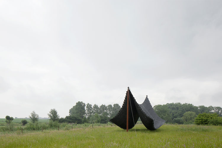 Gijs Van Vaerenbergh. Tabernacle, 2021. Slates, nets, steel cables, steel columns, 8.25 x 5.25 x 6.55 m. Photo: Johnny Umans.