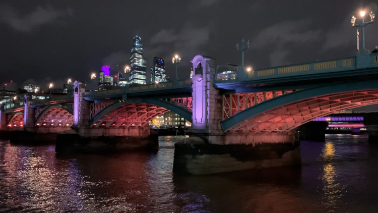 Leo Villareal, Illuminated River (Southwark Bridge), London 2019. Photo: Martin Kennedy.