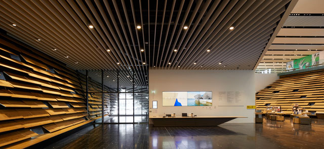 V&A Dundee, Scotland. Foyer, looking back towards the entrance. © HuftonCrow.