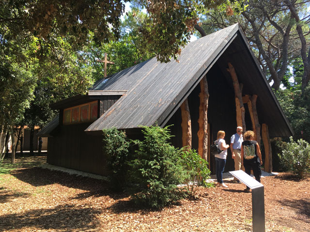 Teronobu Fujimori. Exterior. Photograph: Veronica Simpson.