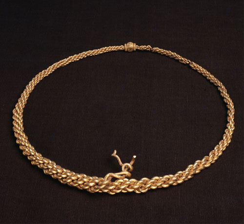 Neck-ring, 10th century. Kalmergården, Tissø, Zealand, Denmark. Gold. © The National Museum of Denmark.